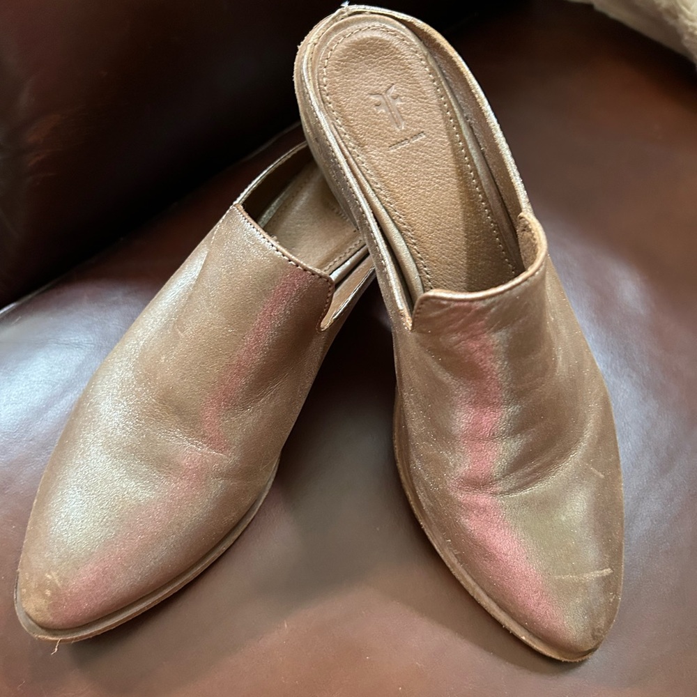 Frye Ray Artisan Silver Leather Mules 6
